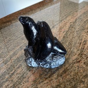 Decorative seal mom & pup figurine